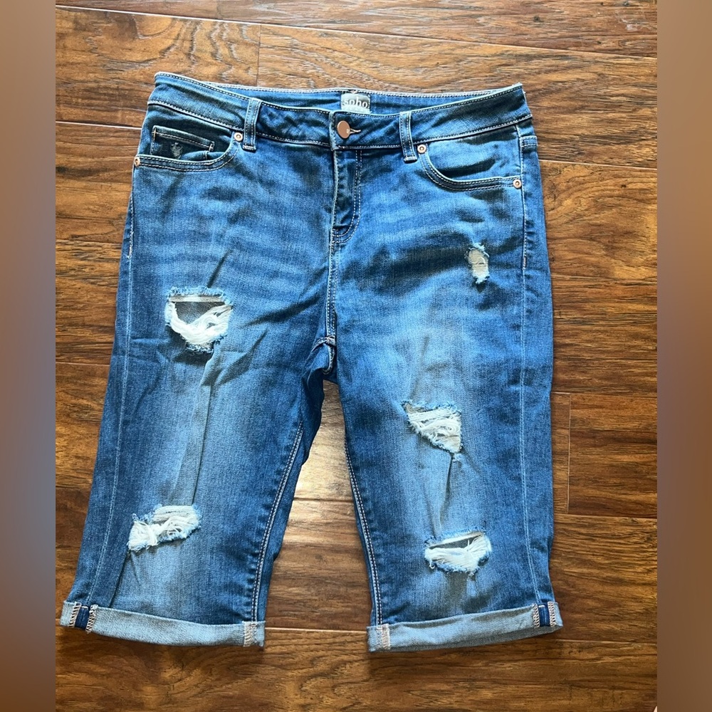 EUC New York & Company SoHo Jean Shorts - Size: 6 - Color: Blue